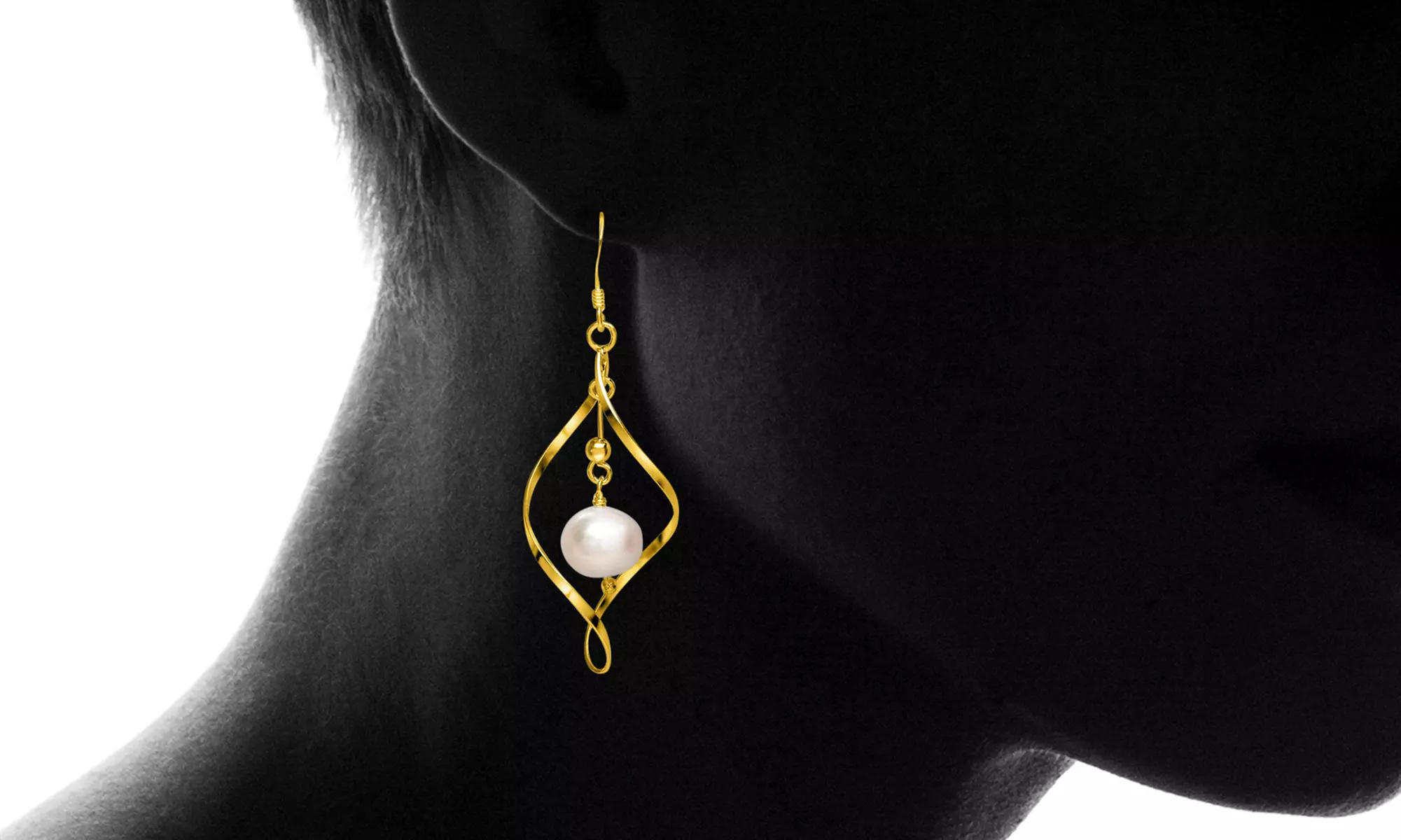 Freshwater Pearl Dangle Earrings in Sterling Silver