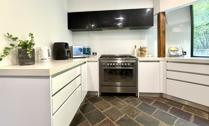 Image 9: Mountain Retreat, Yarra Valley: 1-3-Night in Cottage