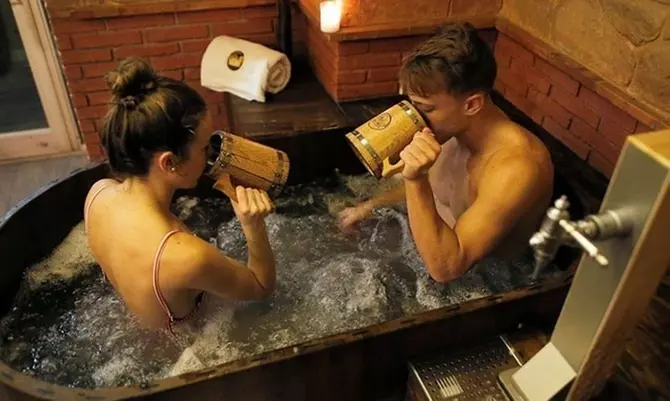 Beer spa de 60 minutos con pack degustación de cervezas para 2