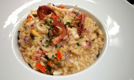 Menu gourmet di pesce con calice di vino, al ristorante La Tratta al porto di Cesenatico (sconto fino a 47%)