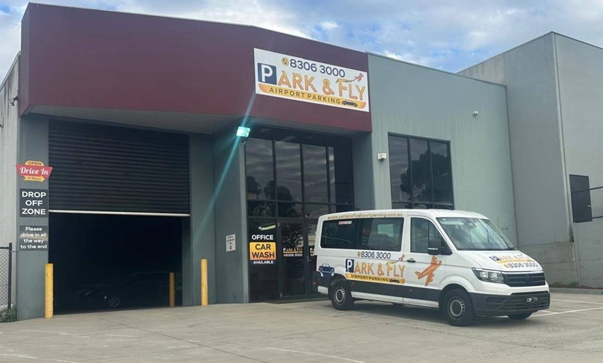 Image 5: Secure Outdoor / Undercover Airport Parking w/ Free Return Shuttle Bus