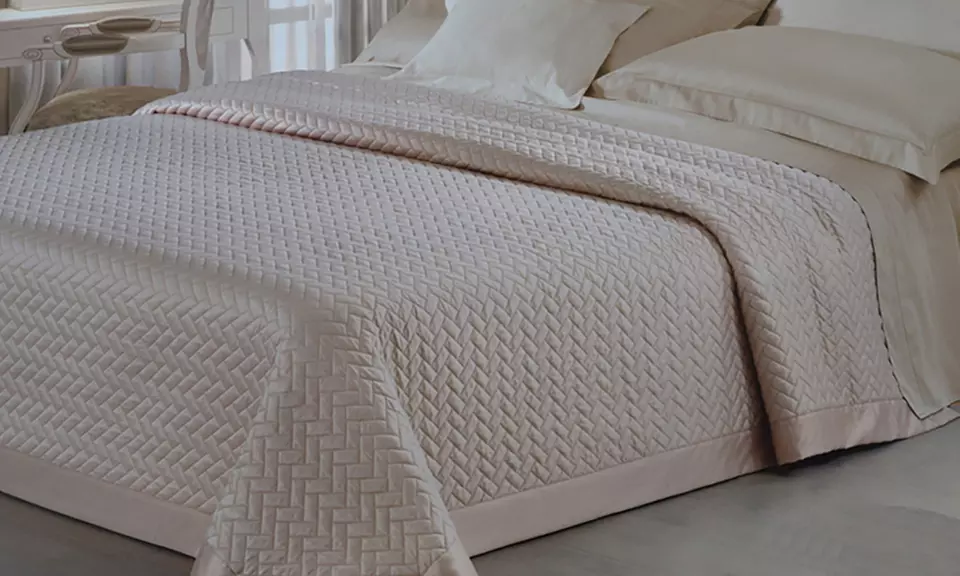 Copriletto matrimoniale in raso Luxor Cieffepi Home Collections, disponibile in 4 colori - Primary Image