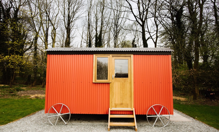 Image 7: Lancashire: Shepherd's Hut for 2 up to 4