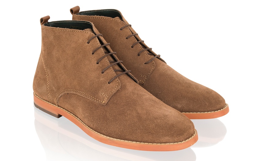 Image 14: Chaussures en daim pour homme