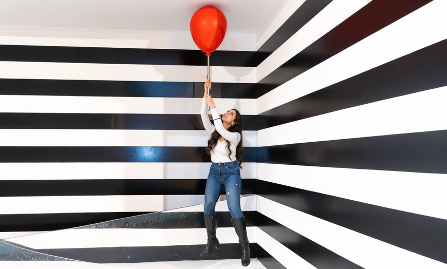 Image 17: Genova 4*: 1 o 2 notti con colazione, Acquario e Biosfera