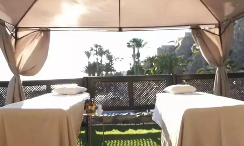 Masaje en pareja de 50 minutos con técnica a elegir y opción a cava