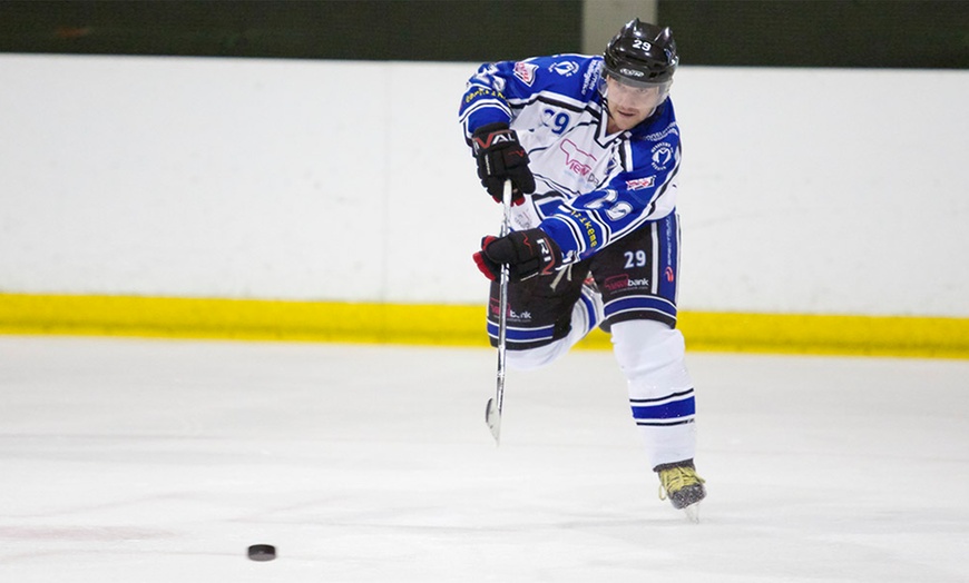 Image 2: Bristol Pitbulls Ice Hockey Games