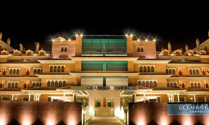 Granada: 1 o 2 noches con spa y desayuno en hotel 5 *