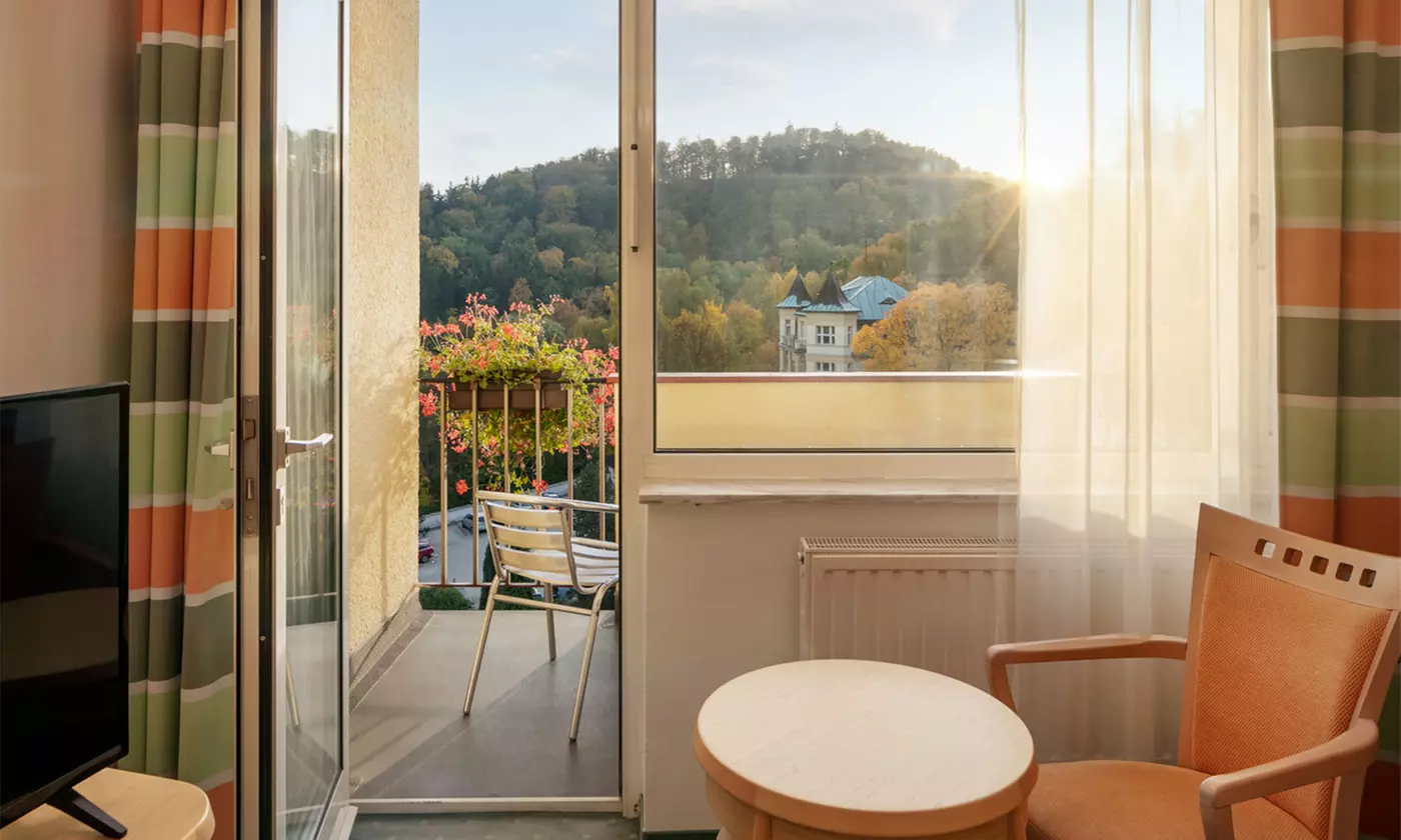 Karlsbad: Doppel- od. Zweibettzimmer mit Halbpension & Treatments