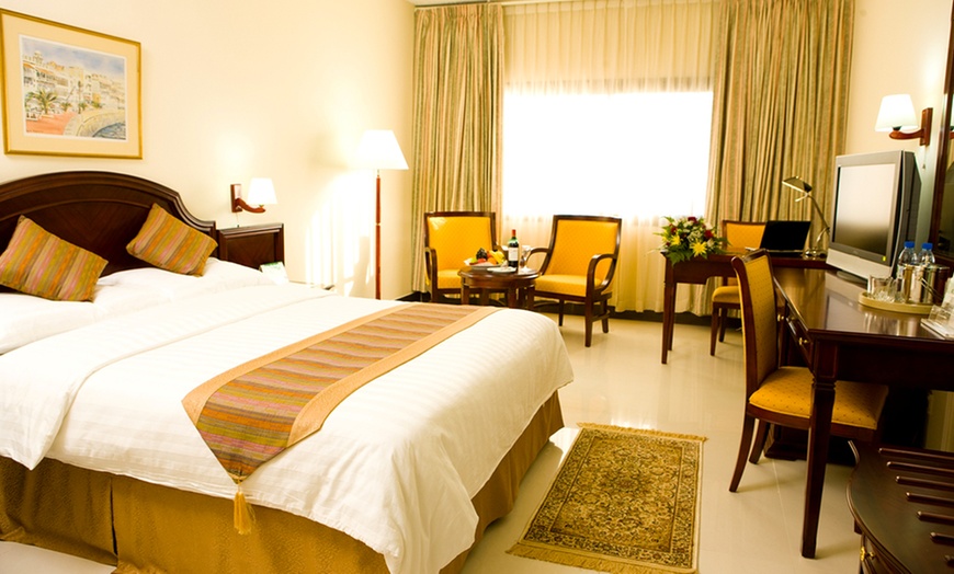 Image 3: 2-Night 4* Stay with Breakfast in Muscat