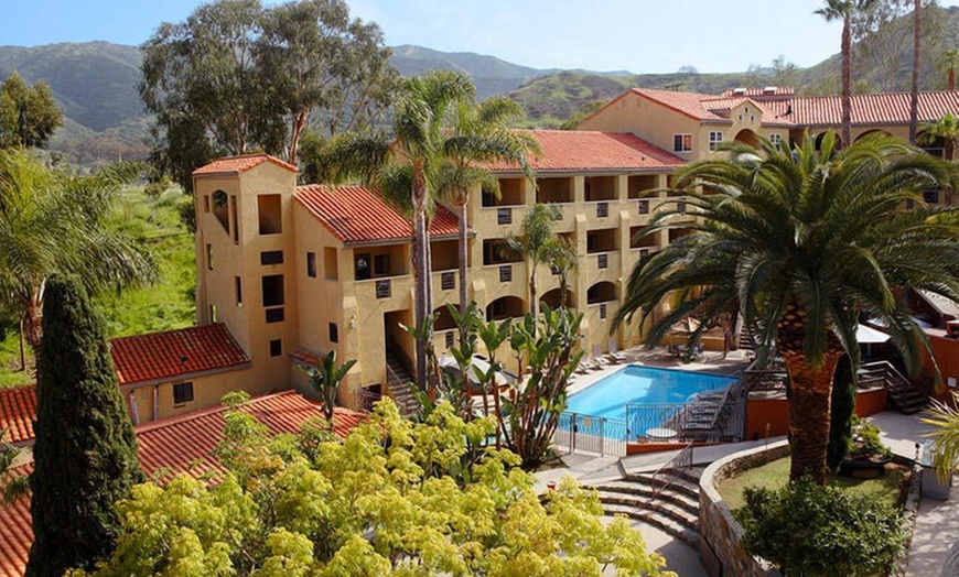 Holiday Inn Catalina Canyon Resort and Spa in - Avalon, CA | Groupon ...