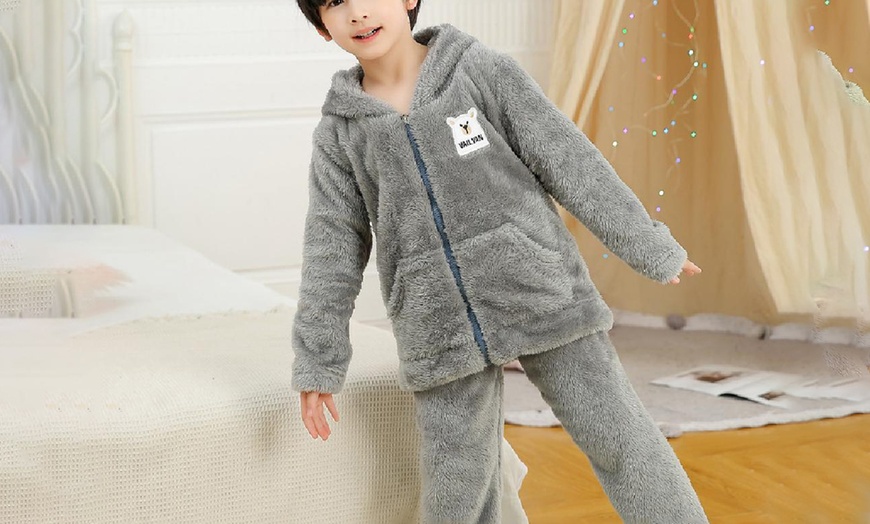 Image 3: Kids' Flannel Pajamas