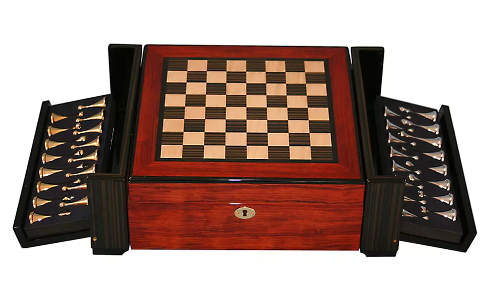 50 Cigar Chess Set/Humidor. Free Returns. - Primary Image