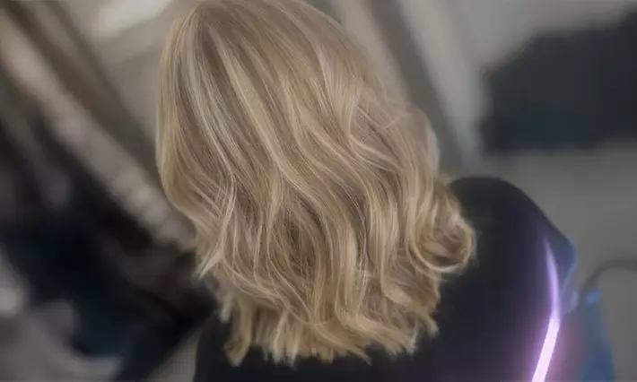 Balayage inkl. Schnitt und Föhnen für 1 Person für Haarlänge nach Wahl