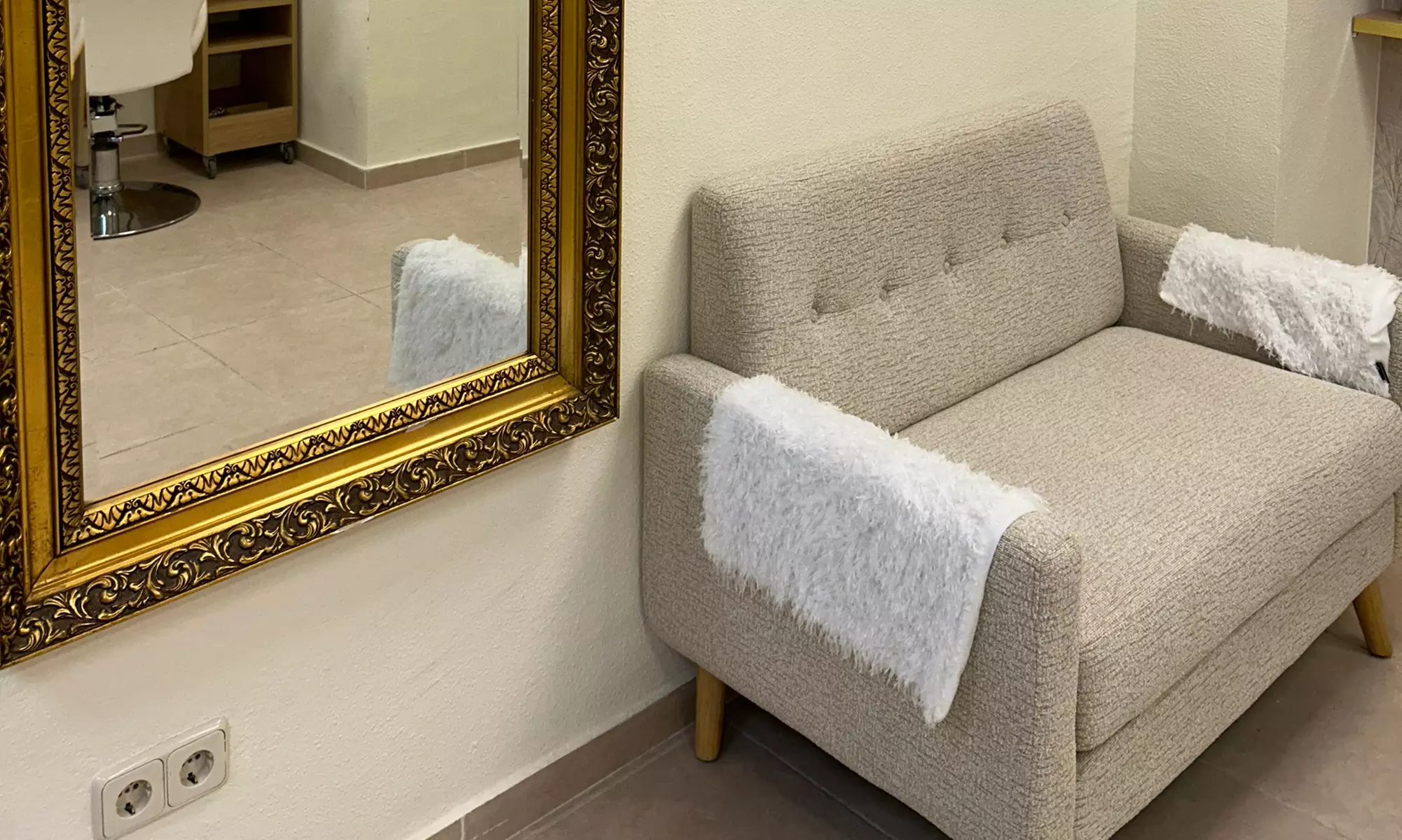 Sesión de peluquería con corte de pelo y opción a tinte o mechas