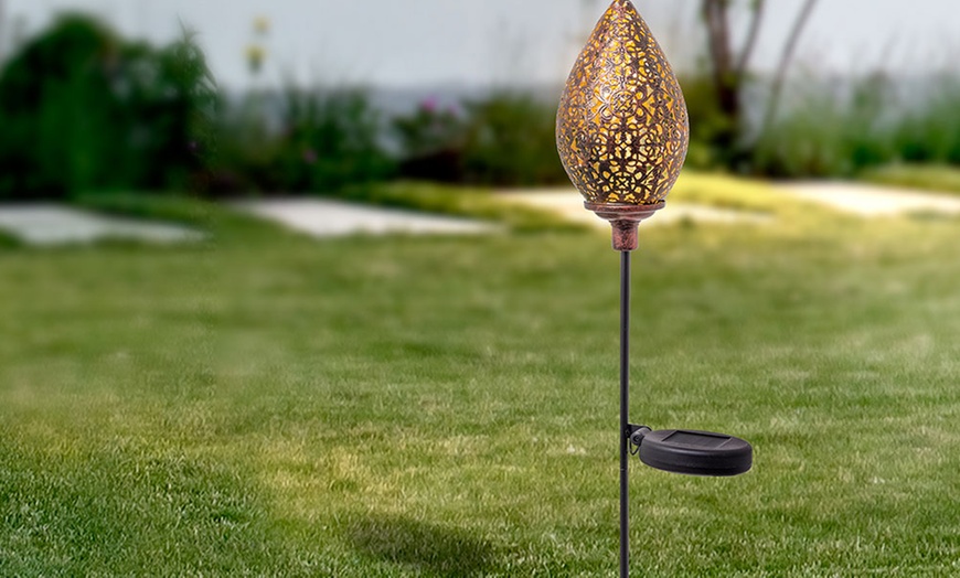 Image 4: One, Two or Four Teardrop Solar Garden Lights