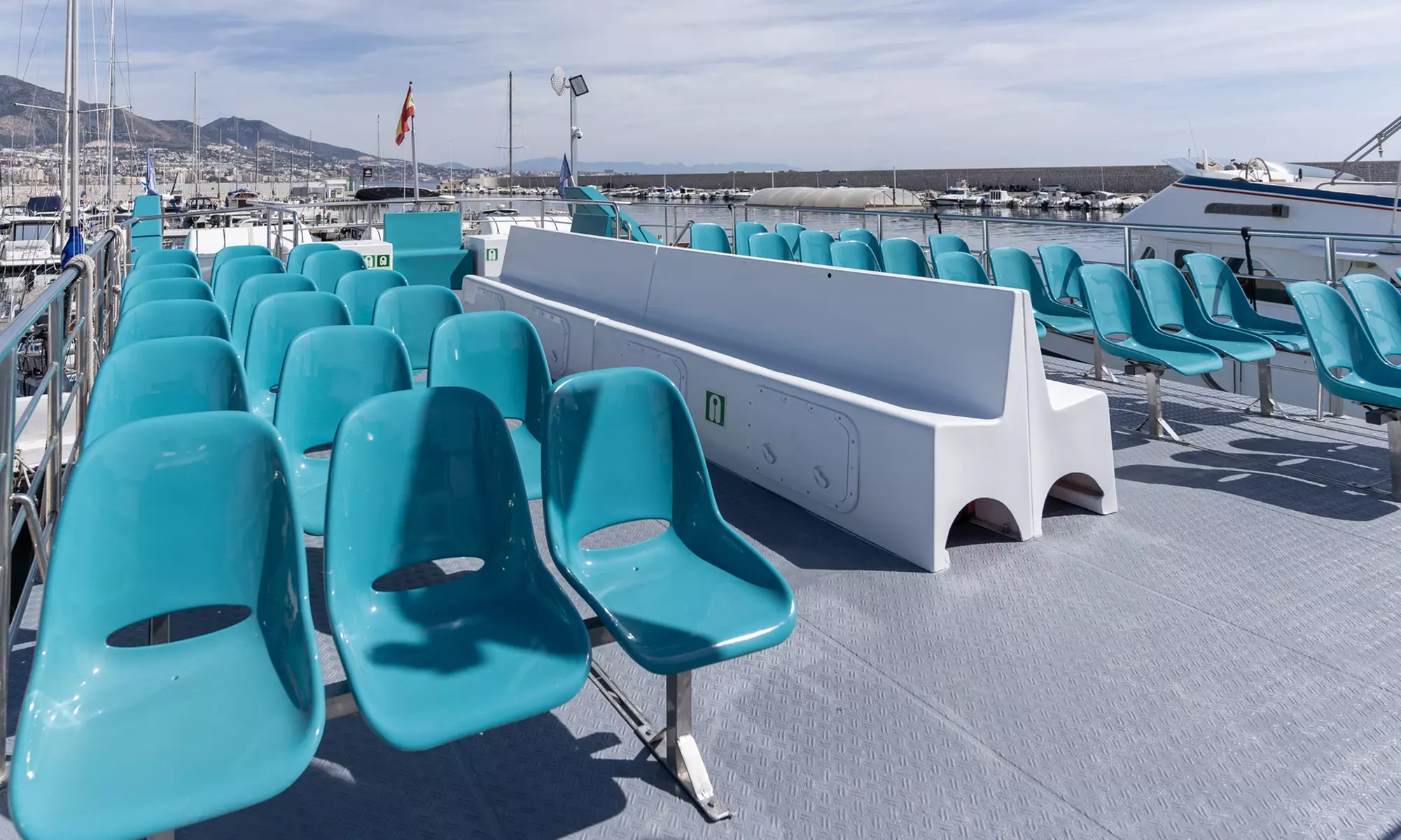 Excursión en catamarán para 2 personas con opción de hasta 3 niños