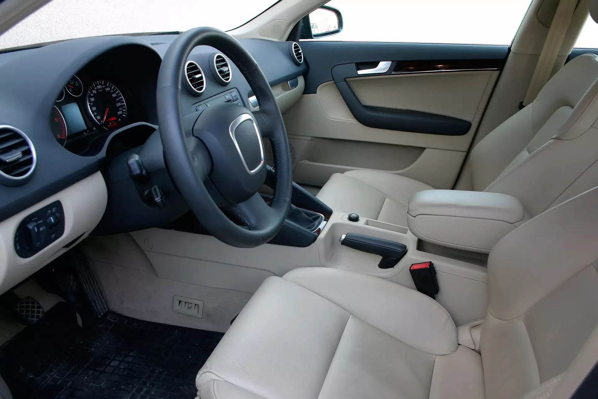 Up to 32% Off on Interior Car Cleaning at Luxury Tint & Glass Replacement - Primary Image