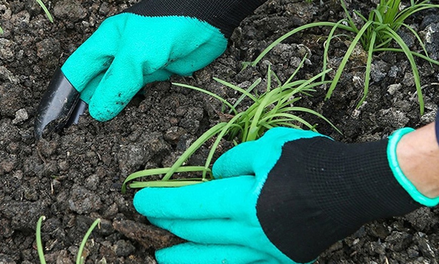 Image 8: Garden Digging Gloves