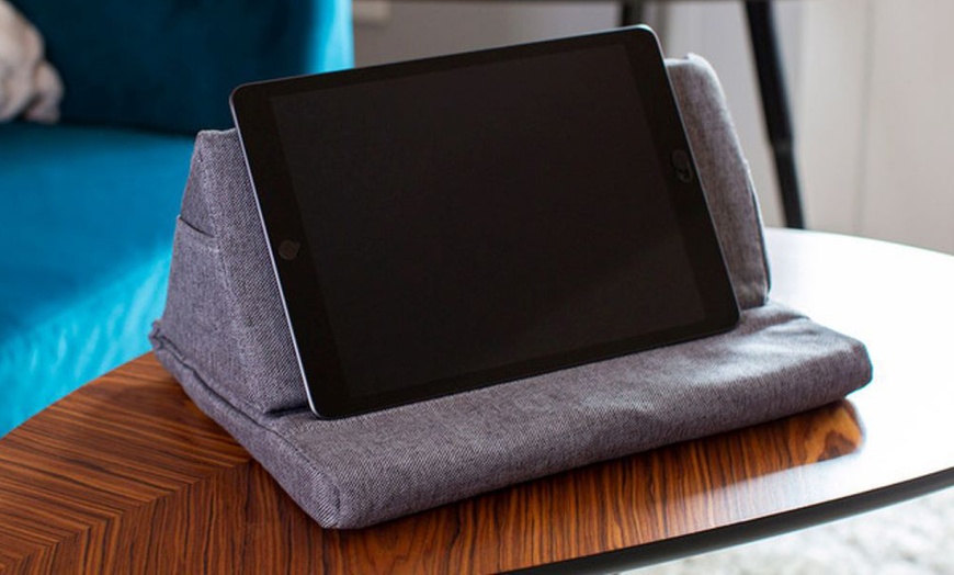 Image 1: InGenious iPad and Tablet Cushion