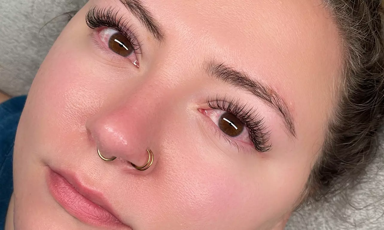 Up to 37% Off on Eyelash Extensions at A.LBeauty