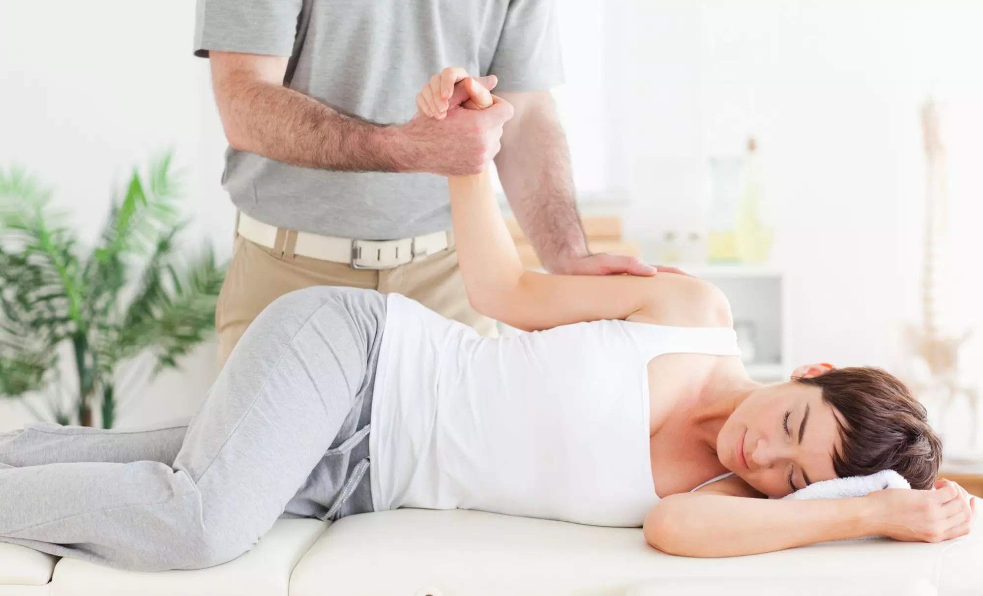 Chiropractic-Treatment Package with One or Three Adjustments at HealthMedica (Up to 89% Off) - Primary Image