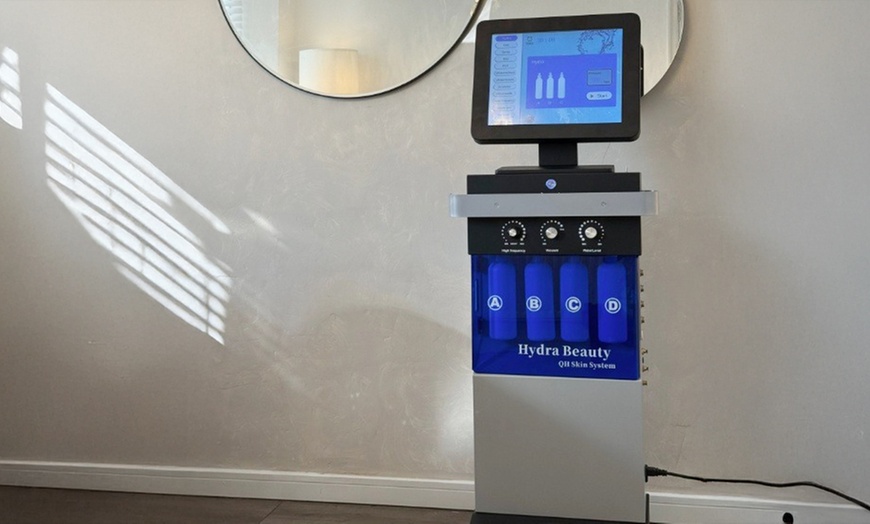 Image 2: Up to 57% Off on Facial - HydraFacial at Lux clinic Knightsbridge