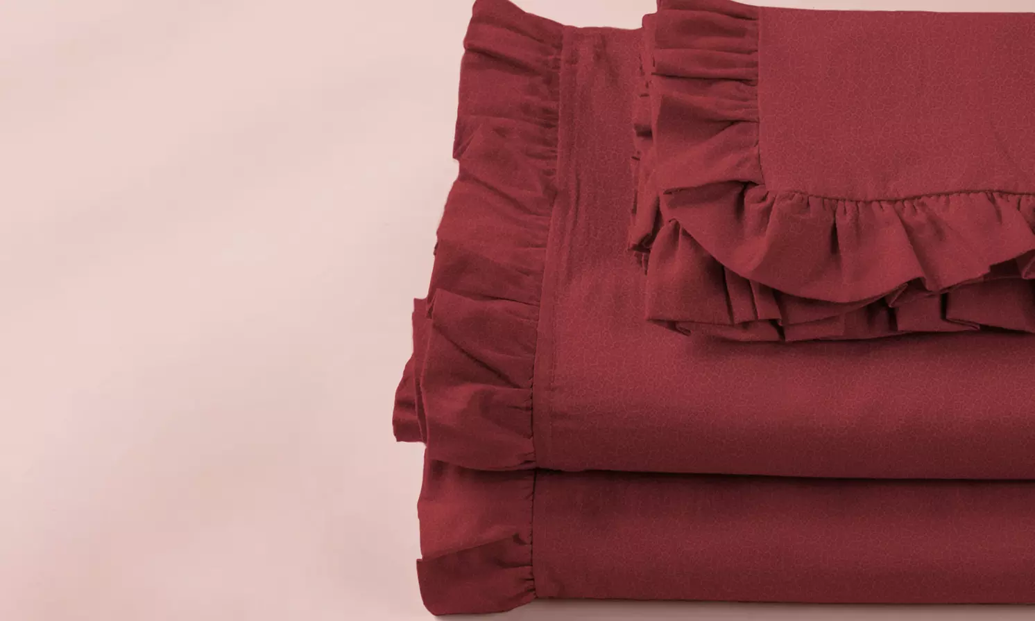 Beddengoedset met ruches voor een tweepersoonsbed