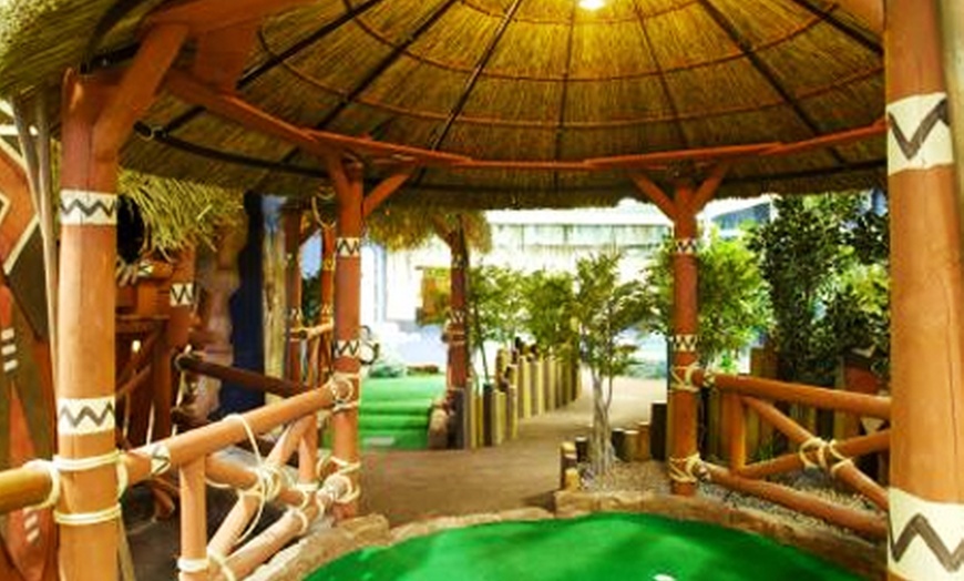 Image 3: Adventure Golf For Two £6