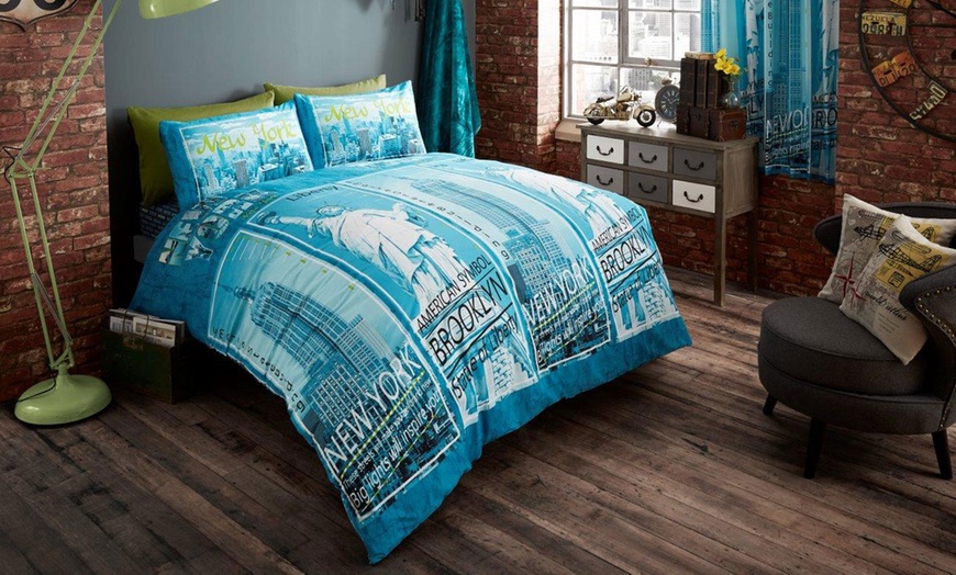 Image 4: New York-Themed Duvet Set