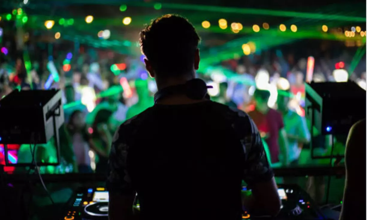 Entrada con 4 cócteles y show de baile en Circus Alcalá