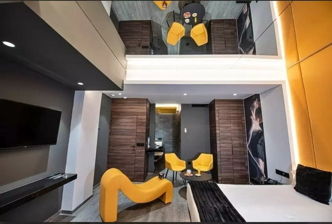 Valencia: suite con cava y detalles románticos