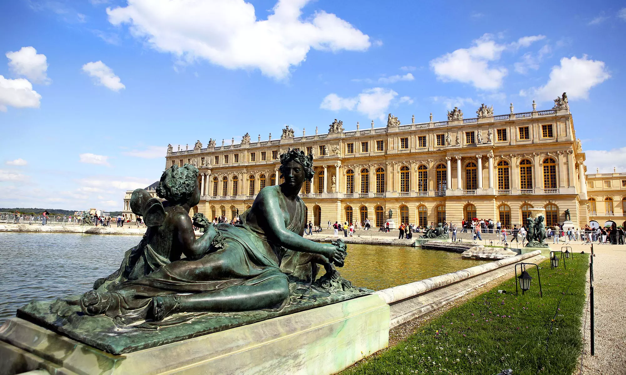 ✈ 7-Day Disneyland Paris Escape with Air