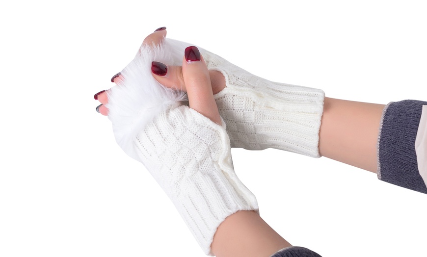 Image 6: Women's Furry Fingerless Gloves