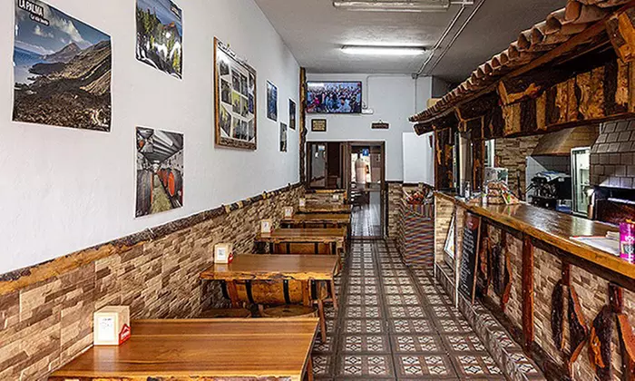 Menú canario o parrillada con entrantes, postre y bebidas