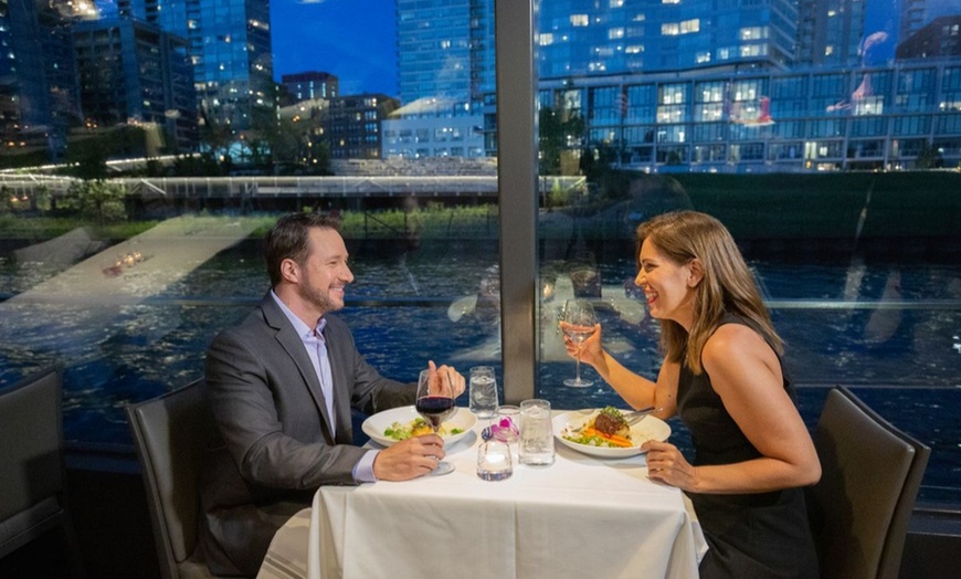 Image 6: Chicago Premier Plus Lunch, Brunch or Dinner Cruises
