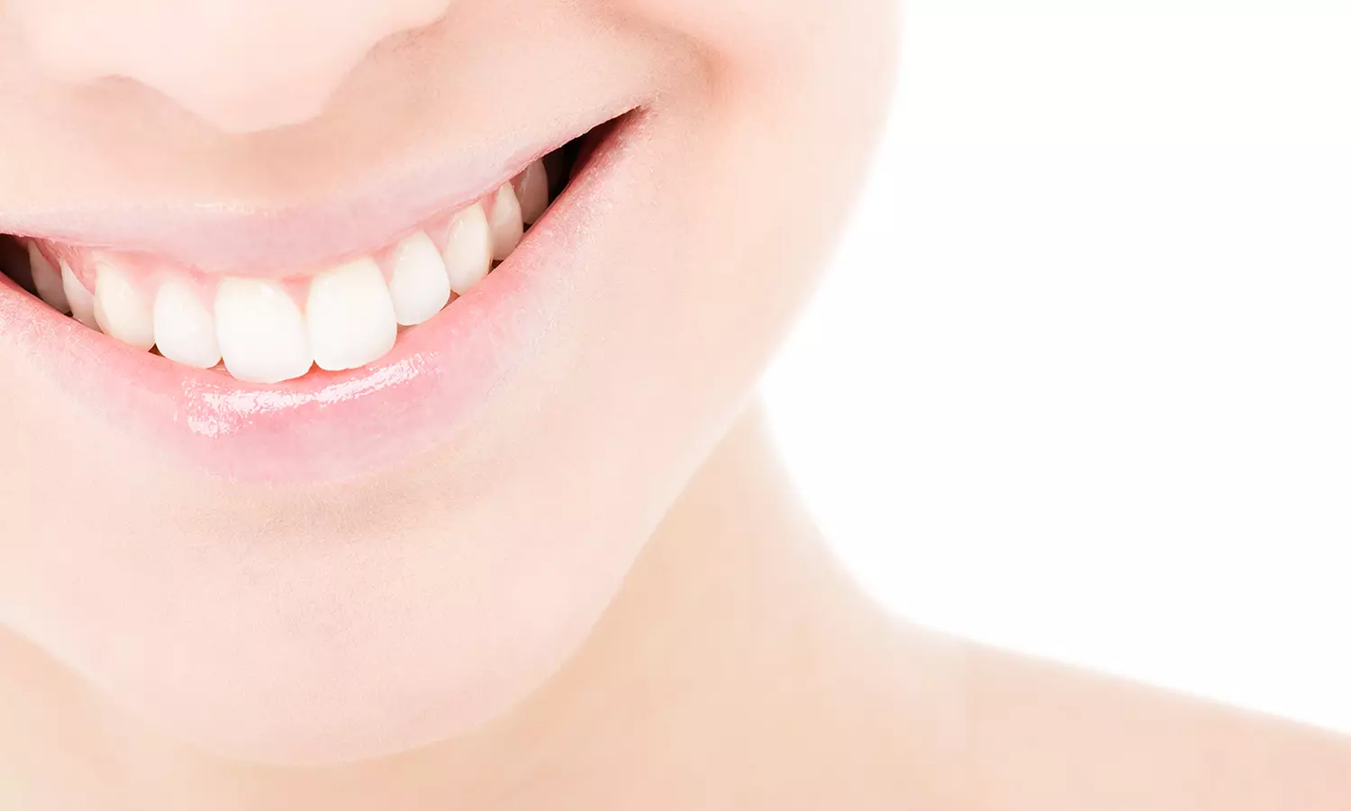 1 o 2 implantes con corona metal porcelana en la clínica Barbarela