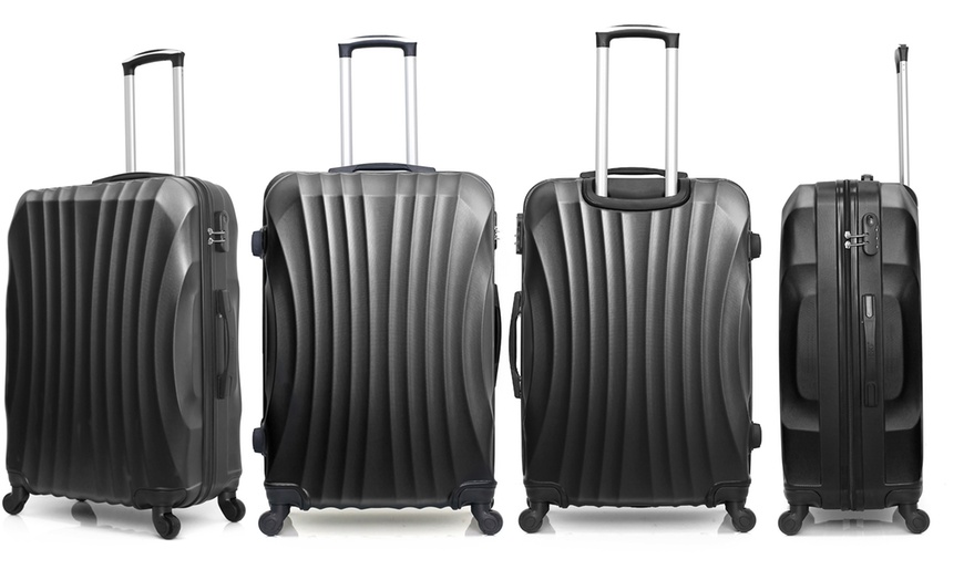 Image 21: Hero Set of Three Suitcases