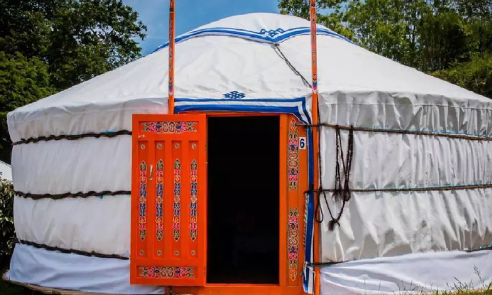 Proche Saint-Malo : yourte ou roulotte avec petit-déjeuner