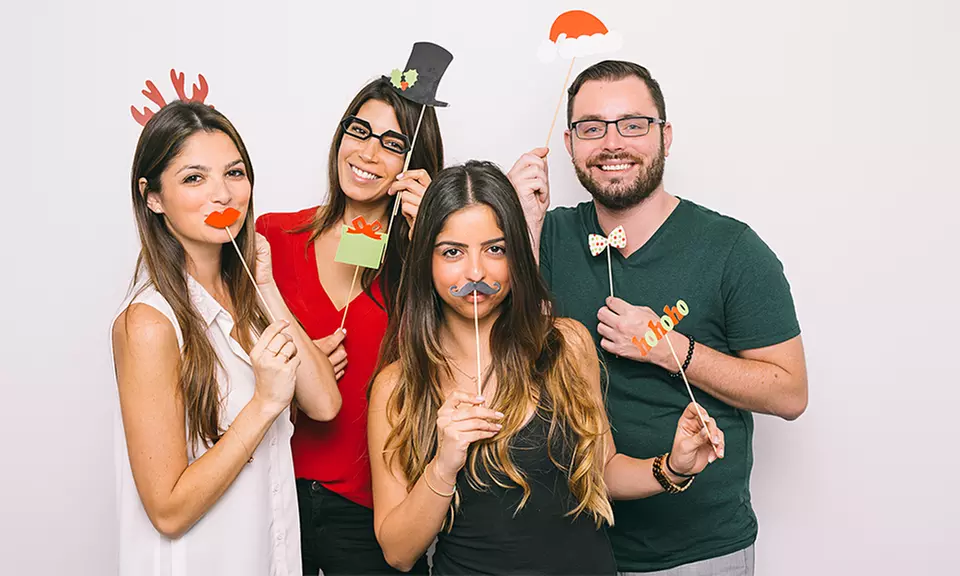 Yuka Cable Selfie Stick with Christmas-Themed Photo Booth Props - Second Medium