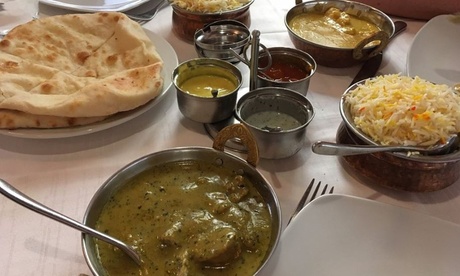 Menu con antipasto, piatto a scelta e bottiglia di vino per 2 o 4 persone al Ristorante Indiano Mughal. Valido in 2 sedi