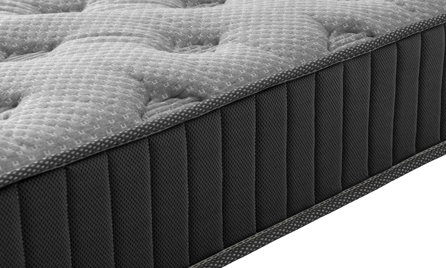 Image 8: 18cm Memory Foam Sprung Mattress