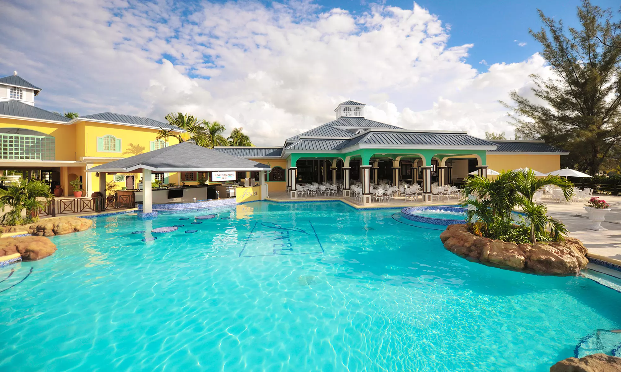 ✈ 4- or 7-Night Jewel Paradise Cove Beach Resort Stay w/ Air. Price/Person Based on Double Occupancy (Price/Person). - Primary Image