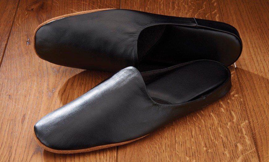 Image 7: Men's Handmade Leather Slippers