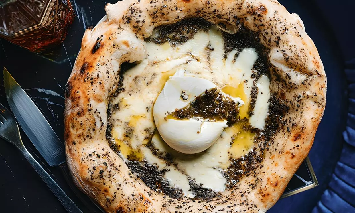 Cuisine napolitaine authentique et de qualité : menus avec entrée, pizza ou pâtes et dessert (50% de réduction) - Primary Image