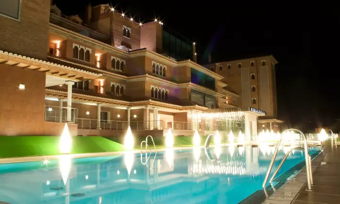 Granada: 1 o 2 noches con spa y desayuno en hotel 5 *
