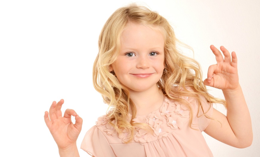 Image 4: Festive Photoshoot With Cards