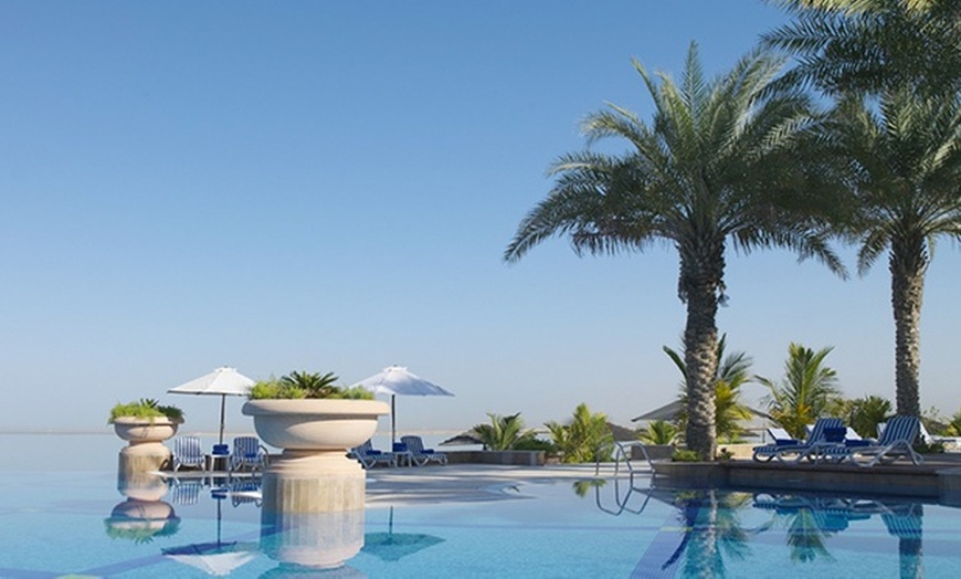 Image 3: Beach+pool @ Al Raha Beach Hotel