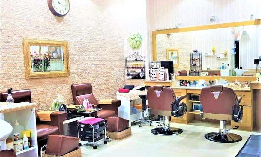 Image 3: Up to 0% Off on  at Hamda Ladies Saloon