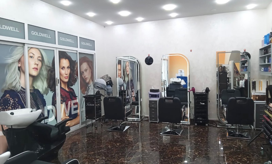 Image 4: Hairstyling Package at Elf Bright Lounge